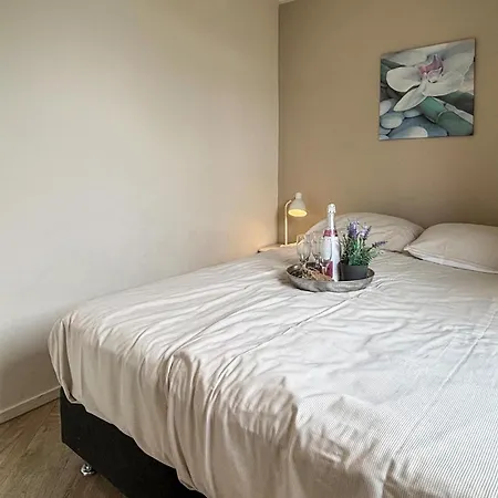 2 Bedroom Cozy In 펜션 *