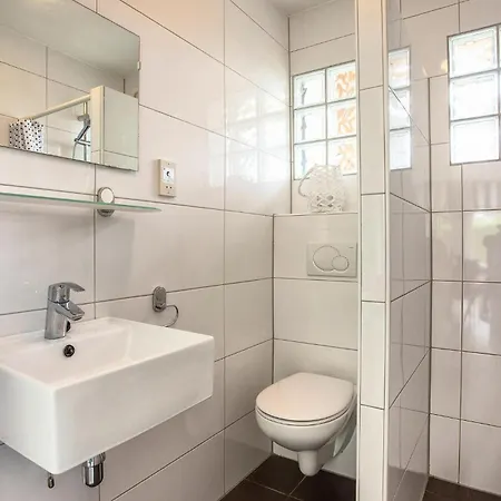 2 Bedroom Cozy In 펜션